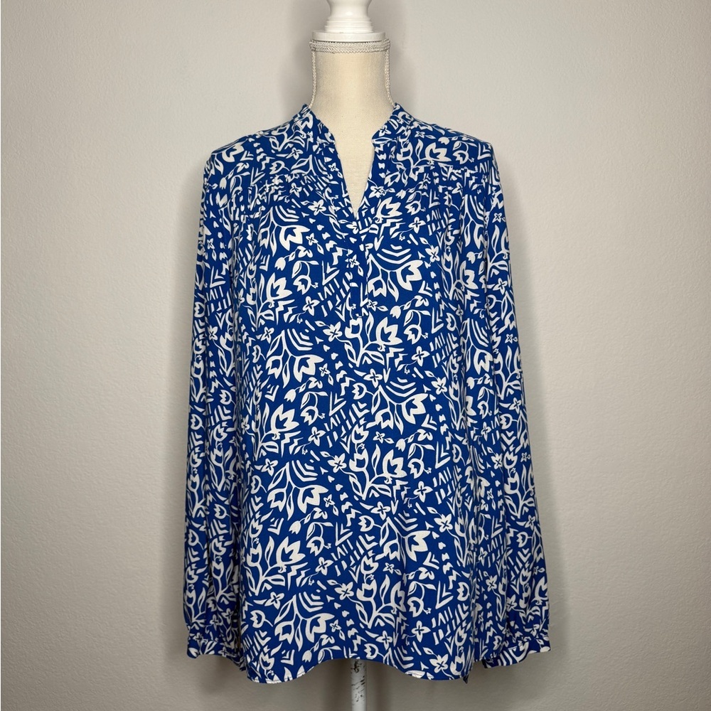 Pendleton Blue White Floral Long Sleeve V Neck Cotton Shirt Size M